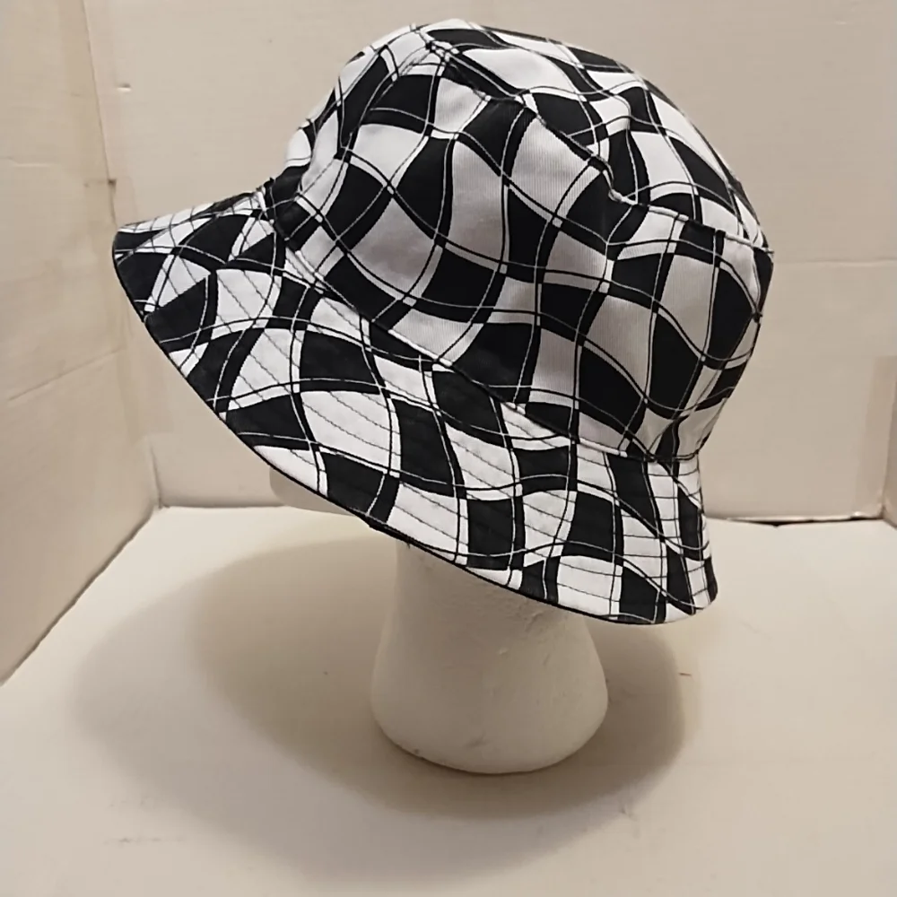 Black & White Patterned Kids Bucket Hat‎ Reversible